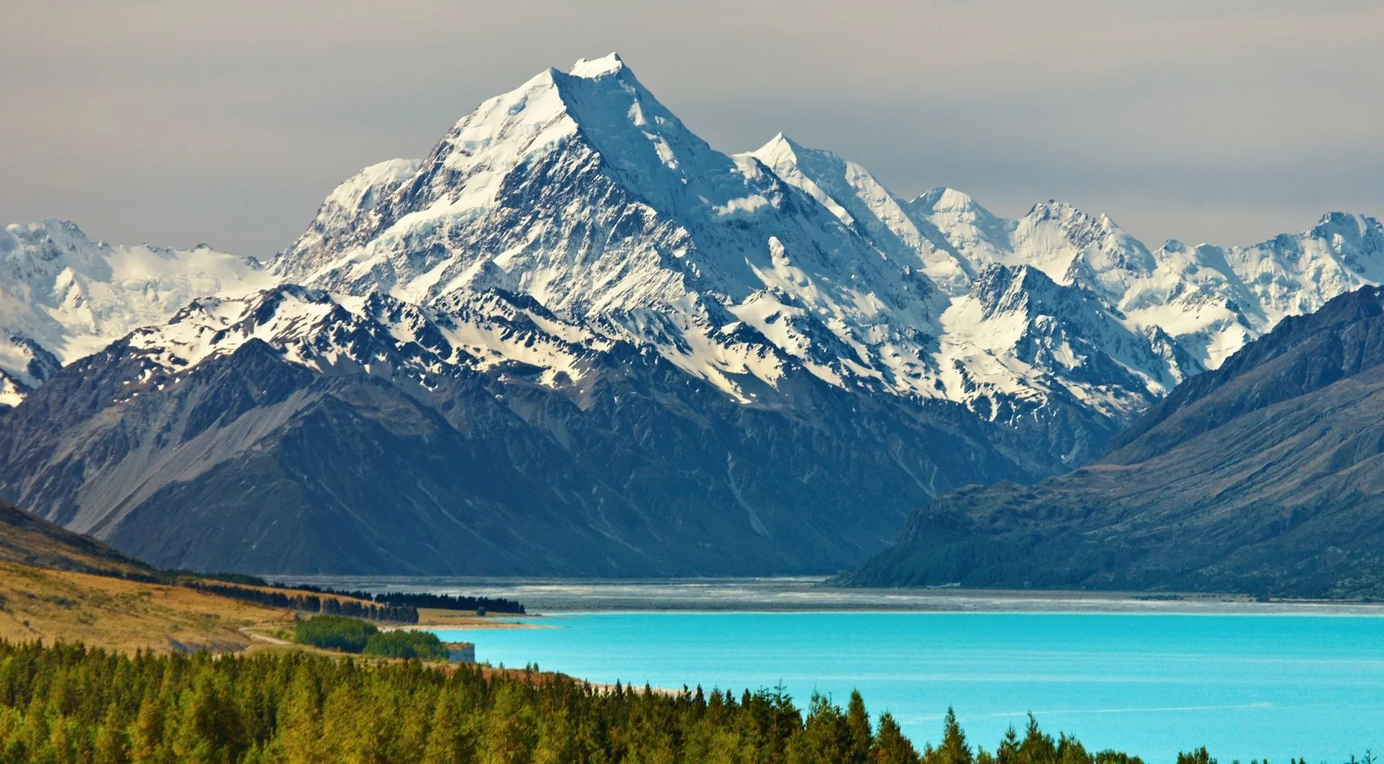 Aoraki/Mount Cook rising above the turquoise water of Lake Pukaki